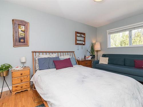 2-1430 Walnut St, Victoria, BC - Indoor Photo Showing Bedroom