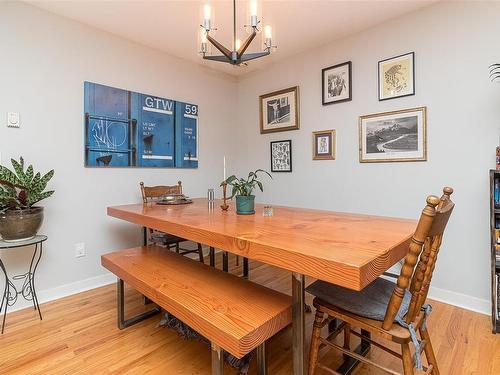 2-1430 Walnut St, Victoria, BC - Indoor Photo Showing Dining Room