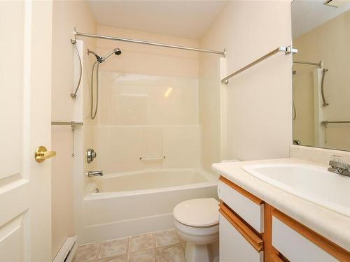 9-2030 Robb Ave, Comox, BC - Indoor Photo Showing Bathroom