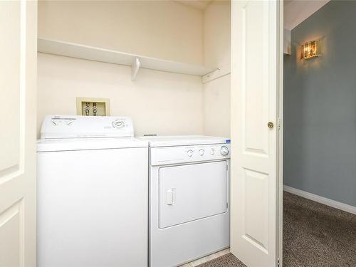 9-2030 Robb Ave, Comox, BC - Indoor Photo Showing Laundry Room