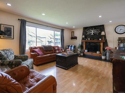 5892 Deuchars Dr, Duncan, BC - Indoor Photo Showing Living Room With Fireplace