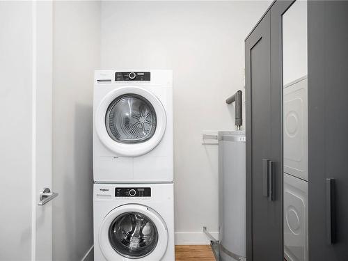 207-6544 Metral Dr, Nanaimo, BC - Indoor Photo Showing Laundry Room