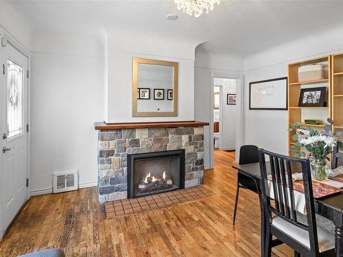 1451 Brooke St, Victoria, BC - Indoor Photo Showing Living Room With Fireplace