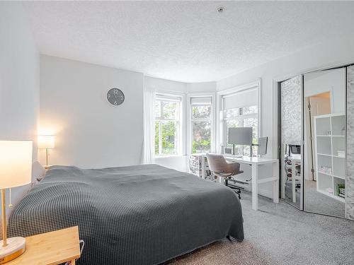 304-1580 Christmas Ave, Saanich, BC - Indoor Photo Showing Bedroom