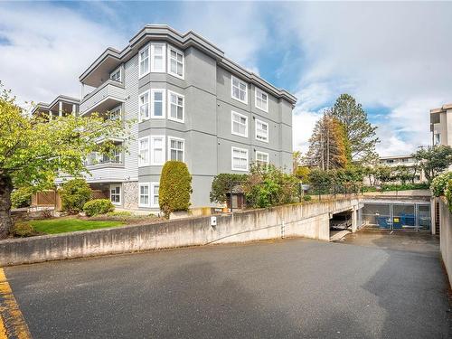 304-1580 Christmas Ave, Saanich, BC - Outdoor With Facade