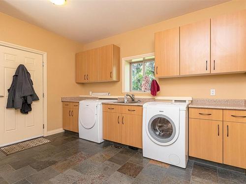 1450 White Pine Terr, Highlands, BC - Indoor Photo Showing Laundry Room