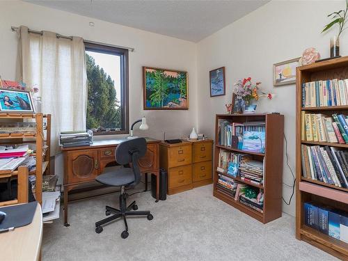 405-75 Gorge Rd West, Saanich, BC - Indoor Photo Showing Office
