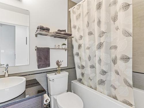 6865 Southview Terr, Duncan, BC - Indoor Photo Showing Bathroom