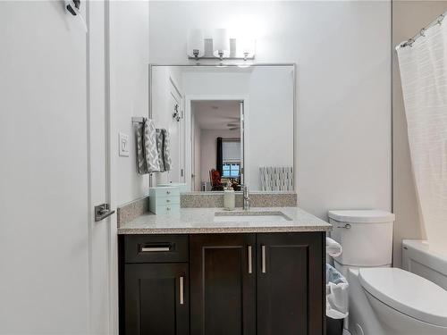 1-1649 Lloyd Pl, View Royal, BC - Indoor Photo Showing Bathroom