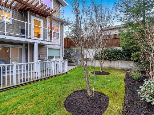 1-1649 Lloyd Pl, View Royal, BC - Outdoor With Balcony
