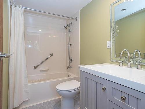 101-1252 Pandora Ave, Victoria, BC - Indoor Photo Showing Bathroom