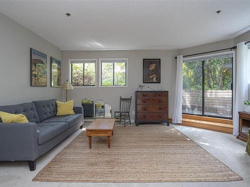 101-1252 Pandora Ave, Victoria, BC - Indoor Photo Showing Living Room