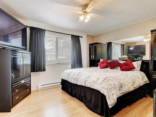 1187 Gait Lane, Saanich, BC - Indoor Photo Showing Bedroom