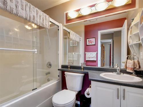 1187 Gait Lane, Saanich, BC - Indoor Photo Showing Bathroom