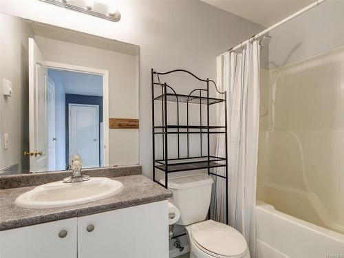 1187 Gait Lane, Saanich, BC - Indoor Photo Showing Bathroom