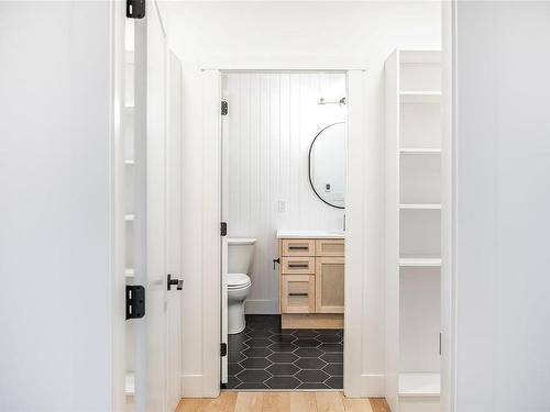 876 Grumman Pl, Comox, BC - Indoor Photo Showing Bathroom