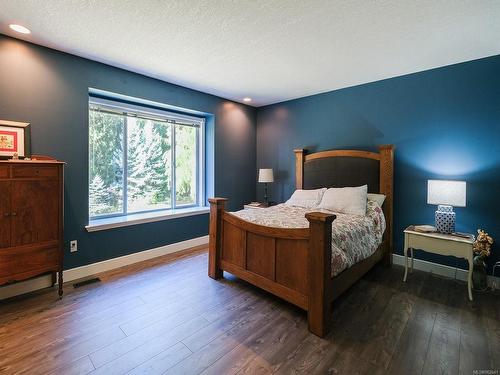 1399 Lovers Lane, Cobble Hill, BC - Indoor Photo Showing Bedroom