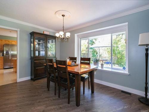 1399 Lovers Lane, Cobble Hill, BC - Indoor Photo Showing Dining Room