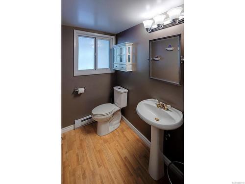 17-1701 Mckenzie Ave, Saanich, BC - Indoor Photo Showing Bathroom