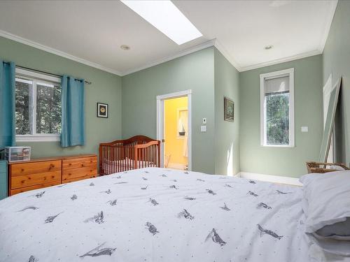 1650 Hess Rd, Gabriola Island, BC - Indoor Photo Showing Bedroom