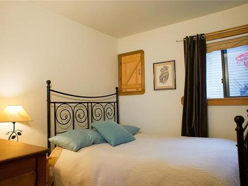 969 Whaletown Rd, Cortes Island, BC - Indoor Photo Showing Bedroom