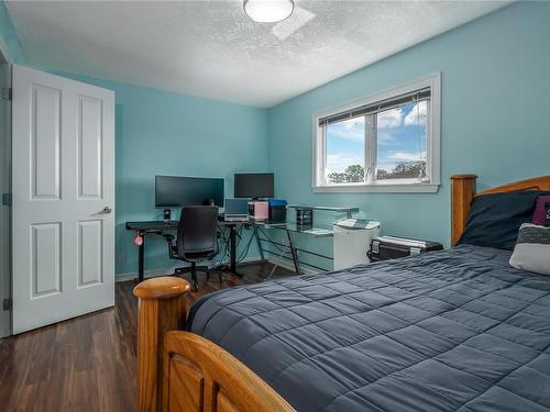 210-991 Cloverdale Ave, Saanich, BC - Indoor Photo Showing Bedroom