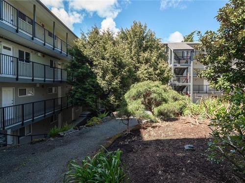 210-991 Cloverdale Ave, Saanich, BC - Outdoor With Balcony