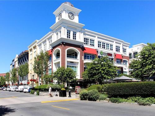 210-991 Cloverdale Ave, Saanich, BC - Outdoor With Facade