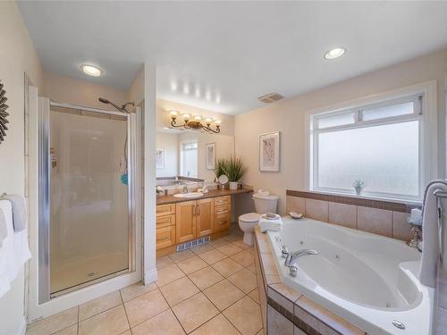 2654 Ruby Crt, Langford, BC - Indoor Photo Showing Bathroom