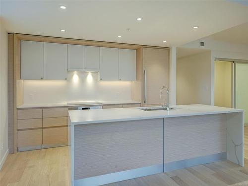 405-550 Michigan St, Victoria, BC - Indoor Photo Showing Kitchen