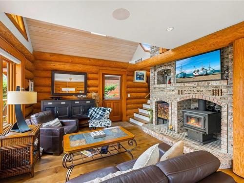 1904 Bonito Cres, Nanoose Bay, BC - Indoor Photo Showing Living Room With Fireplace