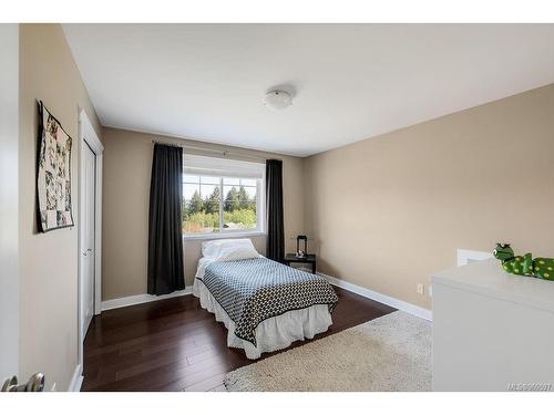 981 Deloume Rd, Mill Bay, BC - Indoor Photo Showing Bedroom