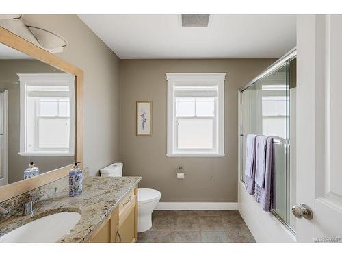 981 Deloume Rd, Mill Bay, BC - Indoor Photo Showing Bathroom