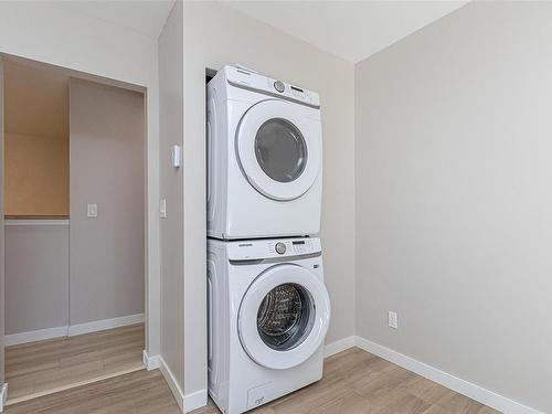3069 Chantel Pl, Colwood, BC - Indoor Photo Showing Laundry Room