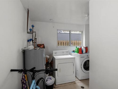 4366 Majestic Dr, Saanich, BC - Indoor Photo Showing Laundry Room
