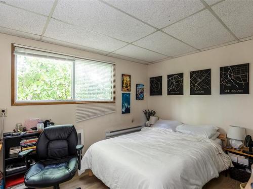 4366 Majestic Dr, Saanich, BC - Indoor Photo Showing Bedroom