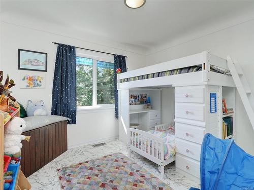 573 Whiteside St, Saanich, BC - Indoor Photo Showing Bedroom