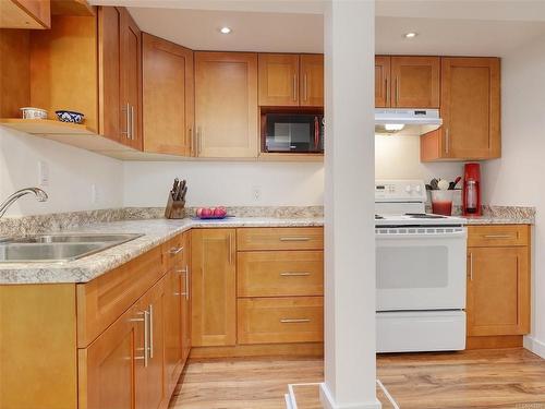 573 Whiteside St, Saanich, BC - Indoor Photo Showing Kitchen With Double Sink