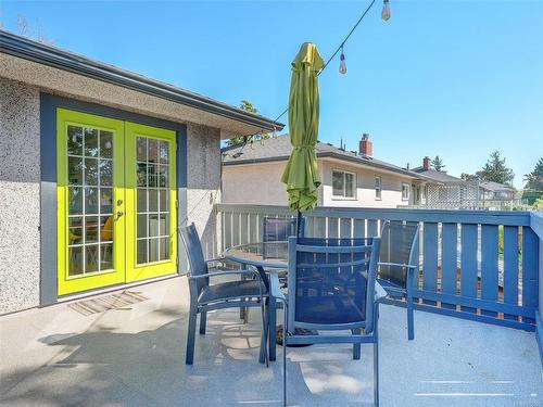 573 Whiteside St, Saanich, BC - Outdoor With Deck Patio Veranda