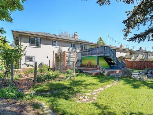 573 Whiteside St, Saanich, BC - Outdoor