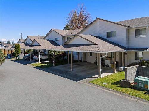 4-941 Malone Rd, Ladysmith, BC - Outdoor With Facade