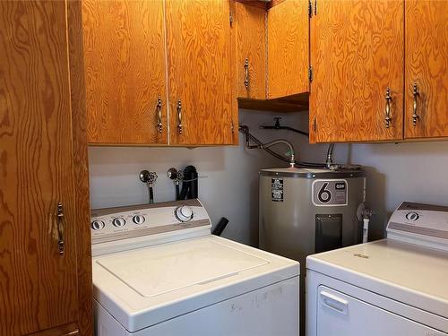3705 14Th Ave, Port Alberni, BC - Indoor Photo Showing Laundry Room