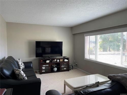 3705 14Th Ave, Port Alberni, BC - Indoor Photo Showing Living Room