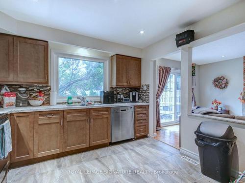 4188 Martlen Cres, Mississauga, ON - Indoor Photo Showing Kitchen