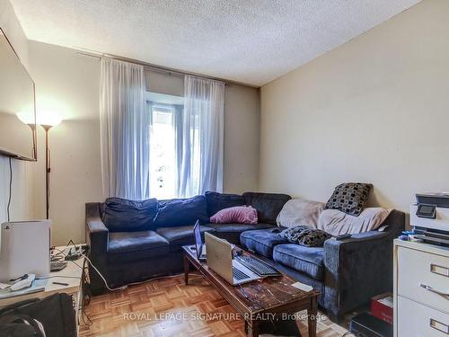 4188 Martlen Cres, Mississauga, ON - Indoor Photo Showing Living Room