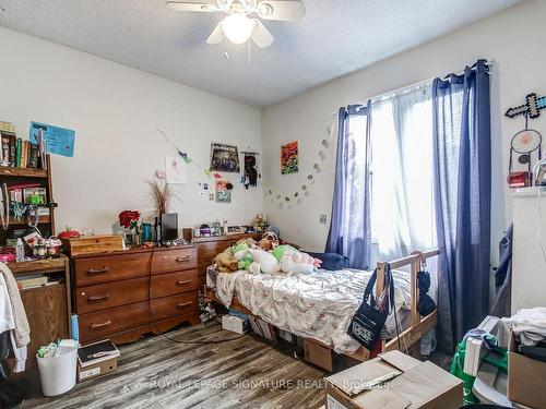 4188 Martlen Cres, Mississauga, ON - Indoor Photo Showing Bedroom