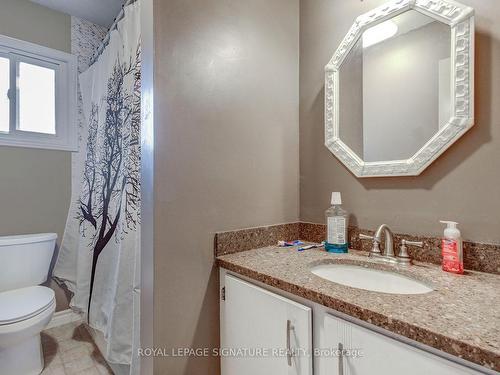 4188 Martlen Cres, Mississauga, ON - Indoor Photo Showing Bathroom