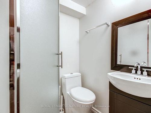 4188 Martlen Cres, Mississauga, ON - Indoor Photo Showing Bathroom