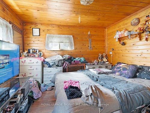 24 Tall Pine Rd, Addington Highlands, ON - Indoor Photo Showing Bedroom