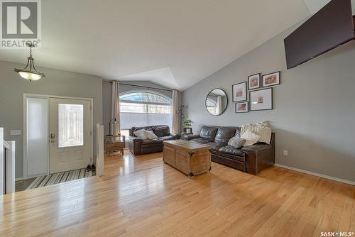 7310 Maple View Crescent, Regina, SK - Indoor Photo Showing Living Room